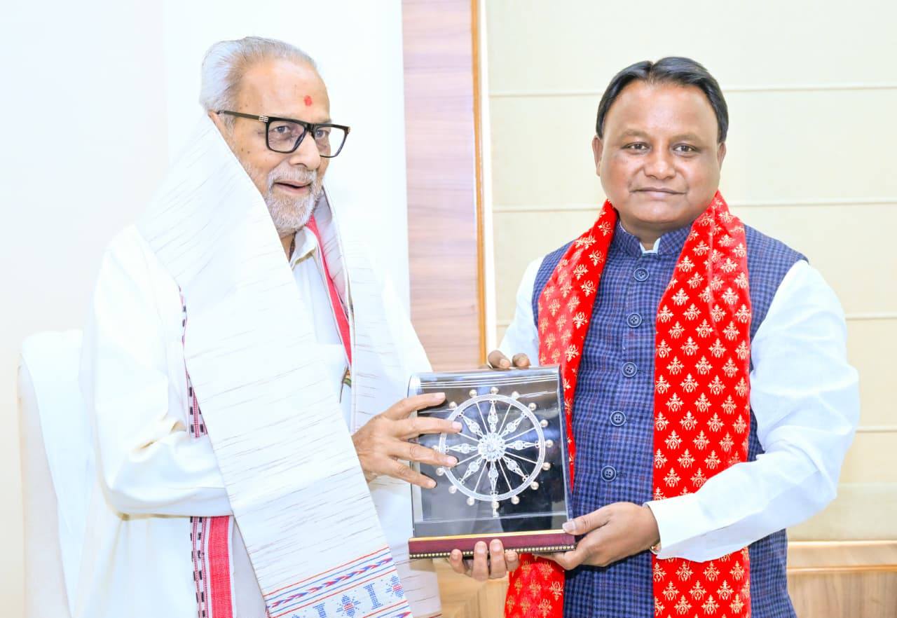 ଓଡ଼ିଶାର ପୂର୍ବତନ ରାଜ୍ୟପାଳ ପ୍ରଫେସର ଗଣେଶୀ ଲାଲ, ମୁଖ୍ୟମନ୍ତ୍ରୀ ଶ୍ରୀ ମୋହନ ଚରଣ ମାଝୀଙ୍କୁ ସୌଜନ୍ୟମୂଳକ ସାକ୍ଷାତ କରିଛନ୍ତି।