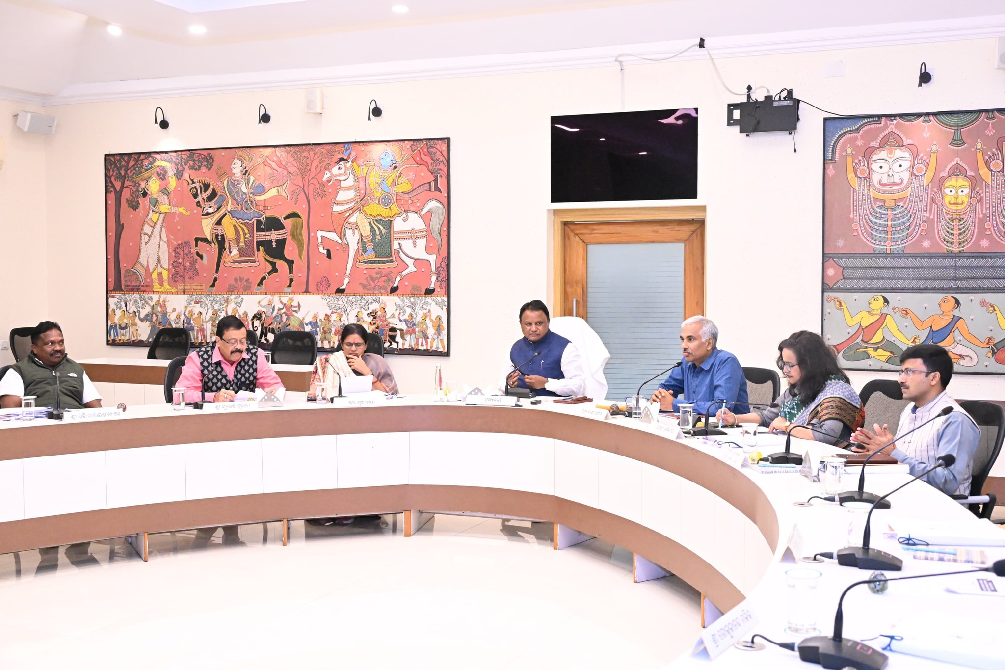 ଲୋକସେବା ଭବନରେ କ୍ୟାବିନେଟ ବୈଠକରେ ମାନ୍ୟବର ମୁଖ୍ୟମନ୍ତ୍ରୀ ଶ୍ରୀ ମୋହନ ଚରଣ ମାଝୀ ଅଧ୍ୟକ୍ଷତା କରିଥିଲେ।