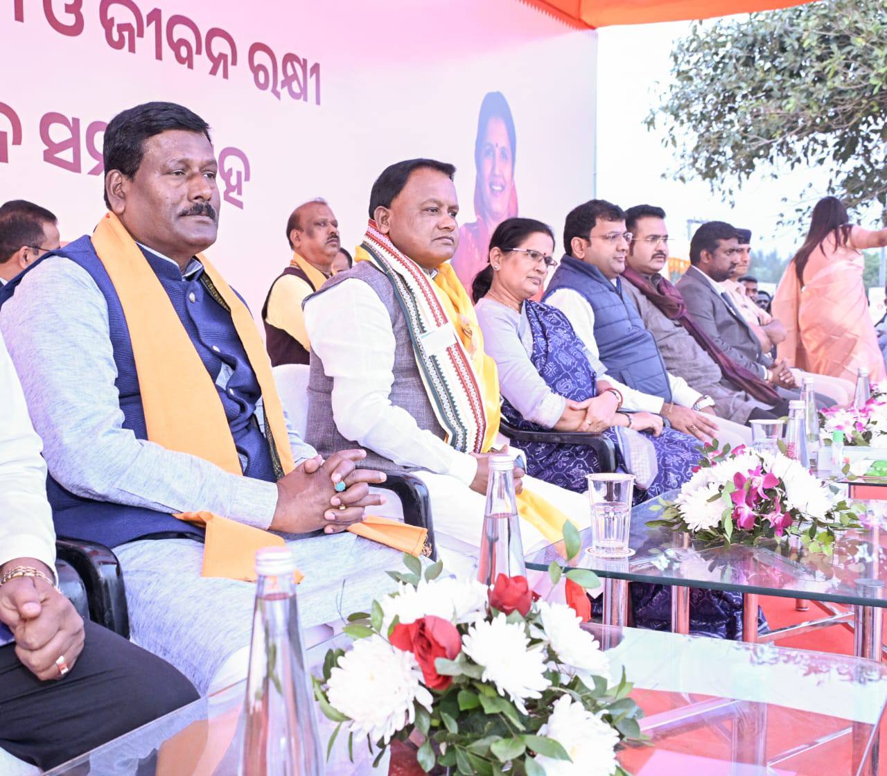 କୋଣାର୍କ ନିକଟସ୍ଥ ରାମଚଣ୍ଡୀଠାରେ ଓଡ଼ିଶା ୱାଟରମ୍ୟାନସିପ୍ ଏବଂ ଲାଇଫଗାର୍ଡ ପ୍ରତିଷ୍ଠାନ (OSWALI) ର ଉଦ୍‌ଘାଟନ କରିଛନ୍ତି ।