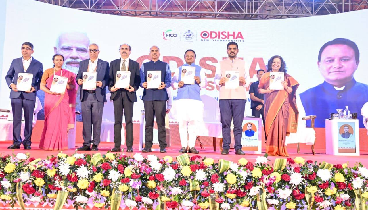 ମାନ୍ୟବର ମୁଖ୍ୟମନ୍ତ୍ରୀ ଶ୍ରୀ ମୋହନ ଚରଣ ମାଝୀ ଭୁବନେଶ୍ୱରରେ ଅନୁଷ୍ଠିତ ଓଡ଼ିଶା ଫାର୍ମା ସମ୍ମିଳନୀ ୨୦୨୫ ରେ ଉଦବୋଧନ ଦେଇ ଔଷଧ ଏବଂ ଚିକିତ୍ସା ଉପକରଣର ଏକ ଅଗ୍ରଣୀ କେନ୍ଦ୍ର ଭାବରେ ଉଭା ହେବା ପାଇଁ ଓଡ଼ିଶାର ଦୃଷ୍ଟିକୋଣକୁ ଉଲ୍ଲେଖ କରିଥିଲେ।