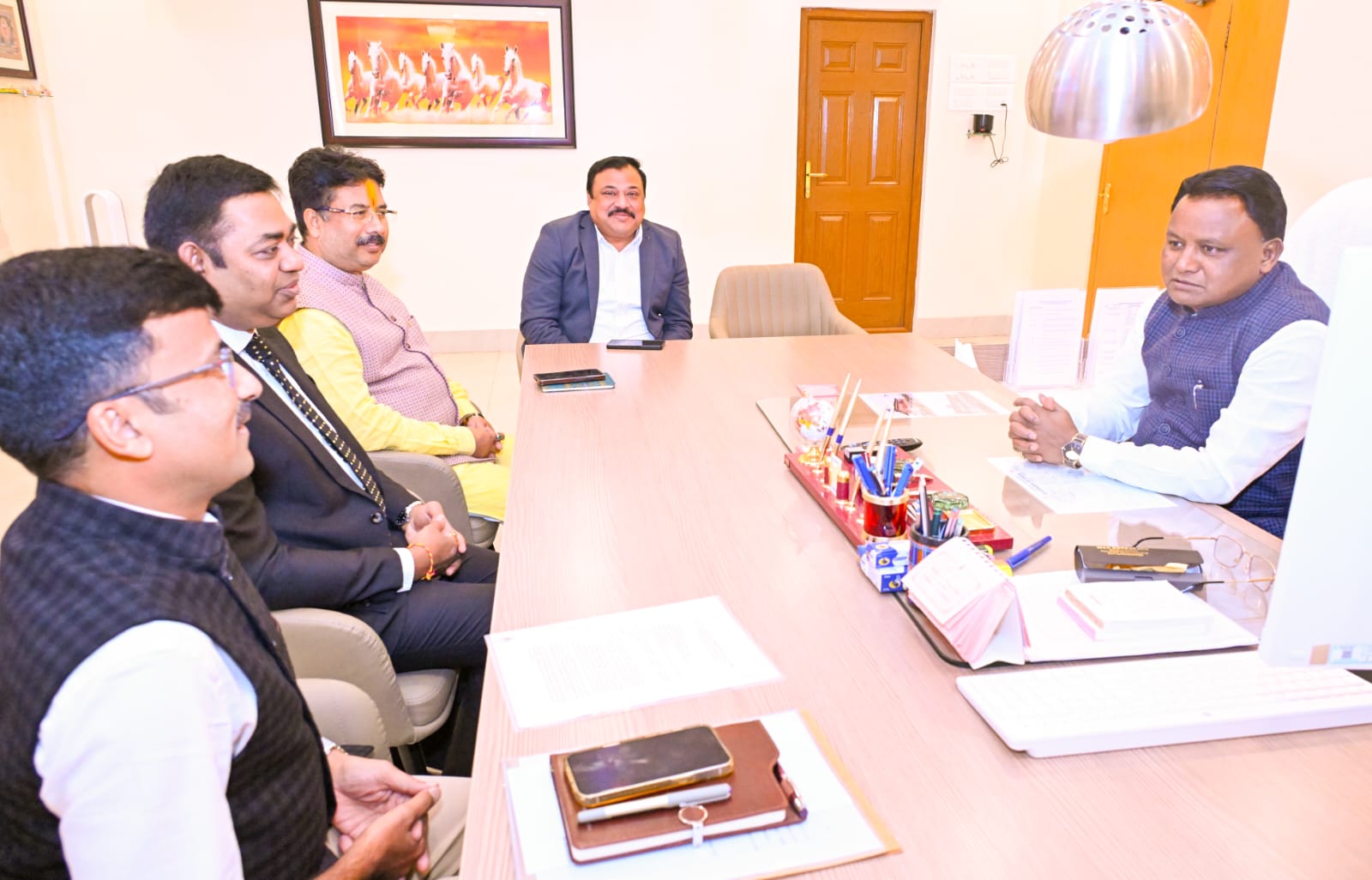 Hon’ble Chief Minister Shri Mohan Charan Majhi held a courtesy meeting with the Consul General of India in Auckland, New Zealand, at Lok Seva Bhawan.