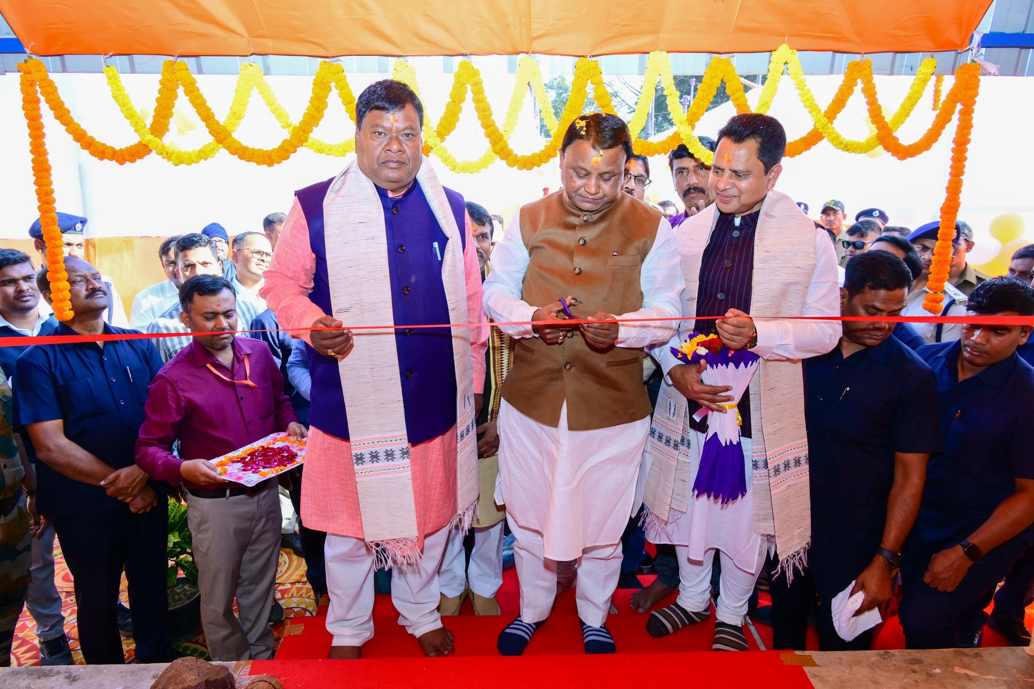 କେନ୍ଦୁଝର ଜିଲ୍ଲା ଗସ୍ତ ଅବସରରେ।