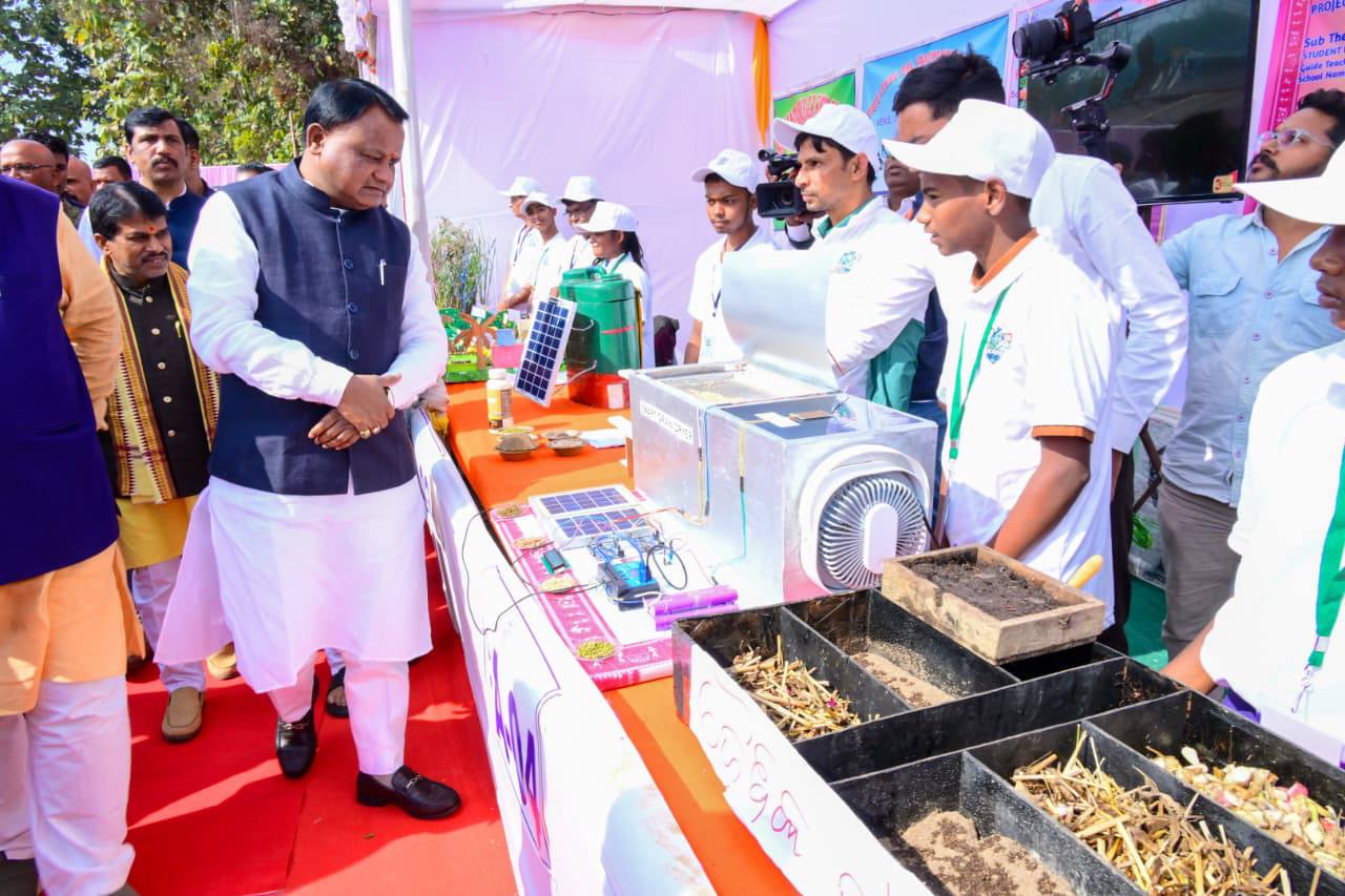 Hon'ble Chief Minister Shri Mohan Charan Majhi participated in the 52nd State Level Child Scientific Exhibition 2025 organized at NY High School, Kendujhar.