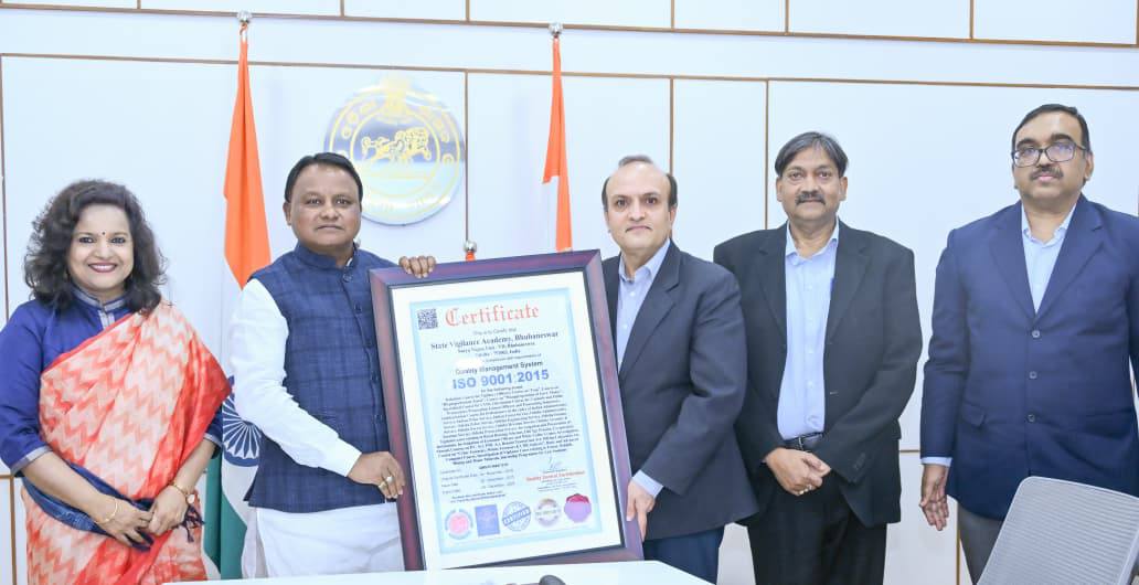 ମାନ୍ୟବର ମୁଖ୍ୟମନ୍ତ୍ରୀ ଶ୍ରୀ ମୋହନ ଚରଣ ମାଝୀ ଲୋକସେବା ଭବନରେ ଓଡ଼ିଶା ସତର୍କତା ବିଭାଗର ବିଭିନ୍ନ କାର୍ଯ୍ୟ ସମୀକ୍ଷା କରିଛନ୍ତି।
