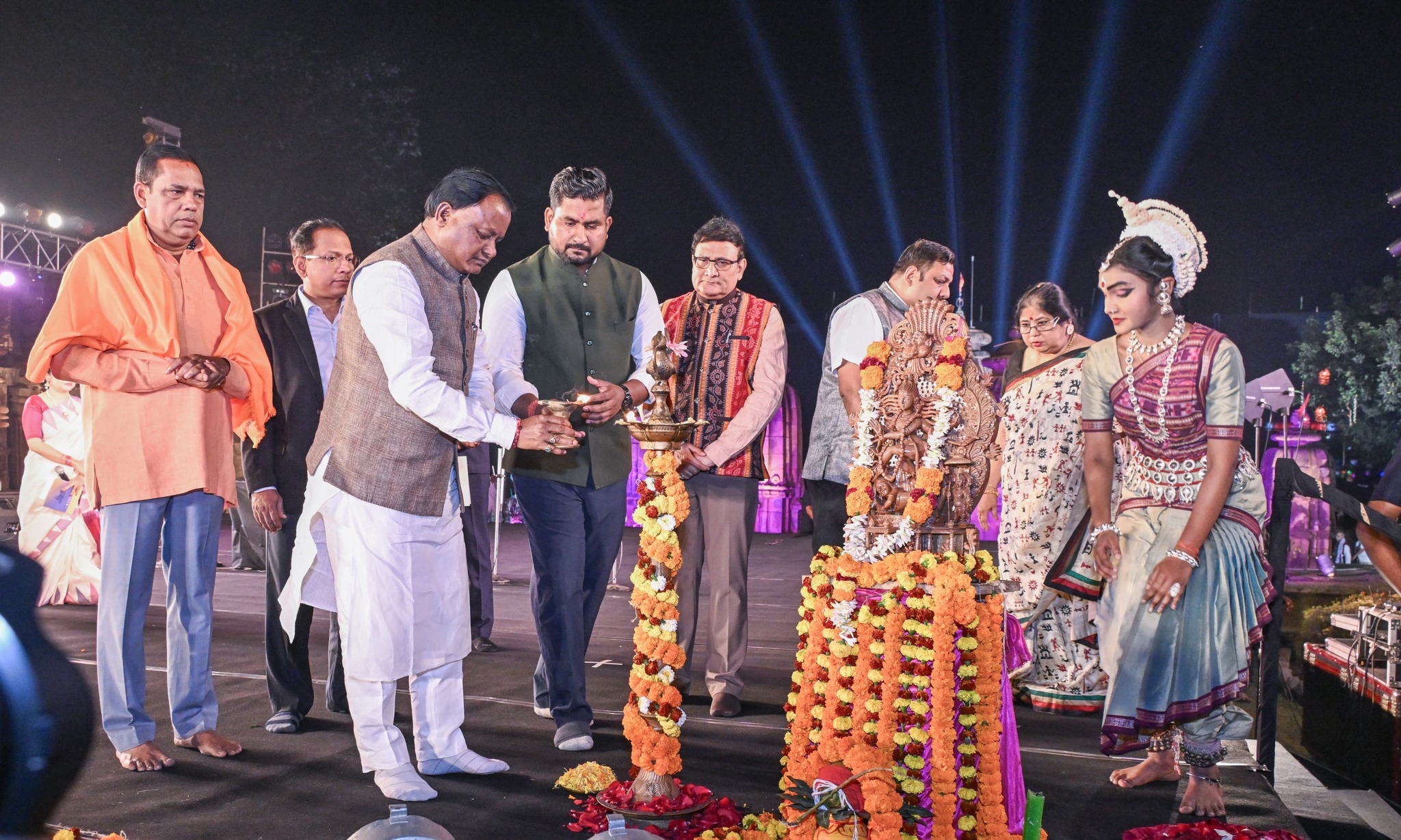 ମାନ୍ୟବର ମୁଖ୍ୟମନ୍ତ୍ରୀ 'ମୁକ୍ତେଶ୍ୱର ନୃତ୍ୟ ମହୋତ୍ସବ 2026' ଉଦଘାଟନ କରିଛନ୍ତି ।