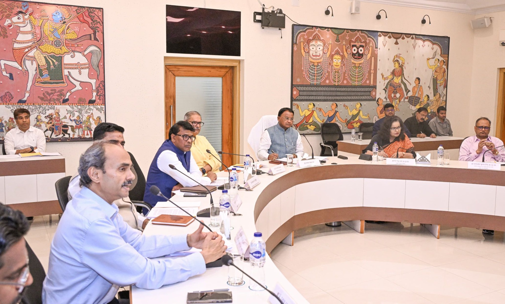 ମାନ୍ୟବର ମୁଖ୍ୟମନ୍ତ୍ରୀ ଶ୍ରୀ ମୋହନ ଚରଣ ମାଝୀ ଲୋକସେବା ଭବନରେ ୪୪ତମ ଉଚ୍ଚସ୍ତରୀୟ କ୍ଲିୟରାନ୍ସ ଅଥରିଟି (HLCA) ବୈଠକରେ ଅଧ୍ୟକ୍ଷତା କରି ଓଡ଼ିଶାରେ ଶିଳ୍ପ ଅଭିବୃଦ୍ଧି ଏବଂ ନିବେଶକୁ ଦ୍ରୁତ ଗତିରେ ବୃଦ୍ଧି କରିବା ପାଇଁ ସରକାରଙ୍କ ପ୍ରତିବଦ୍ଧତାକୁ ପୁନଃଦୋହରାଇଛନ୍ତି।