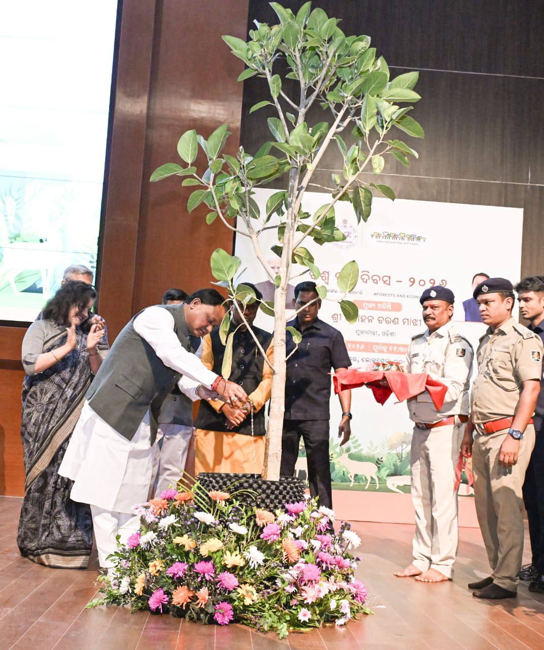 Hon'ble Chief Minister Shri Mohan Charan Majhi attended a special program organized at Lok Seva Bhawan Convention Center on the occasion of World Forest Day.