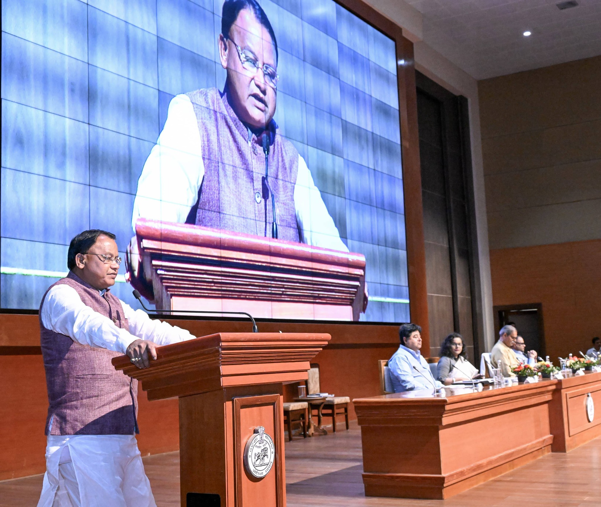 ବଜେଟ କେବଳ ଆୟ-ବ୍ୟୟର ତାଲିକା ନୁହେଁ, ବରଂ ଏହା ଓଡ଼ିଶାର ସମଗ୍ର ଉନ୍ନତି ସହ ପ୍ରତ୍ୟେକ ନାଗରିକଙ୍କ ସ୍ୱପ୍ନ ପୂରଣର ଏକ ସୁଦୃଢ଼ ରୋଡମ୍ୟାପ୍ ବୋଲି ରାଜ୍ୟସ୍ତରୀୟ ବଜେଟ ସଚେତନତା କର୍ମଶାଳା ‘ଆମେ ଜାଣିବା, ଆମ ବଜେଟ’ ଅବସରରେ ମାନ୍ୟବର ମୁଖ୍ୟମନ୍ତ୍ରୀ ଶ୍ରୀ ମୋହନ ଚରଣ ମାଝୀ କହିଛନ୍ତି ।