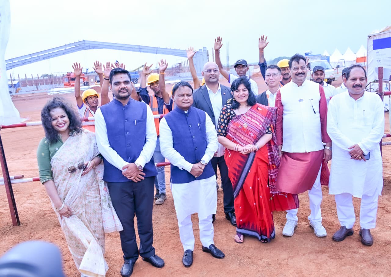 Hon’ble Chief Minister Shri Mohan Charan Majhi joined the Bhumi Pujan ceremony of the MAS Apparel Park at Bhuinpur, Khurda, marking a significant step towards boosting Odisha’s industrial growth and employment generation.