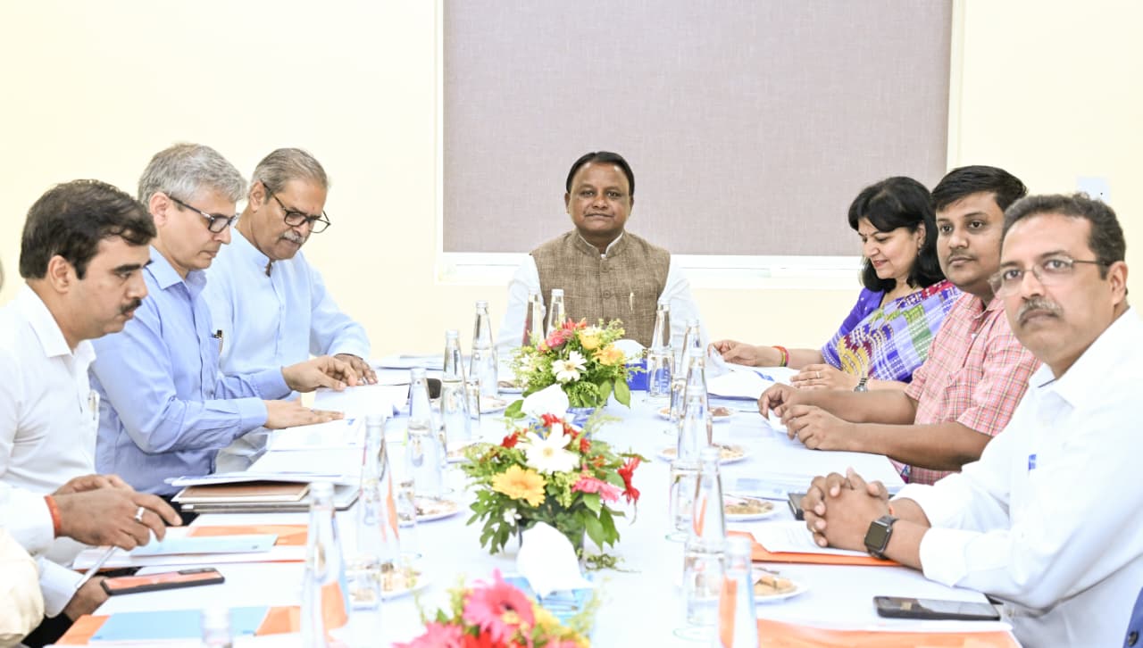 ମାନ୍ୟବର ମୁଖ୍ୟମନ୍ତ୍ରୀ ଶ୍ରୀ ମୋହନ ଚରଣ ମାଝୀ ବାଲିଅନ୍ତା OPTCL ଗ୍ରୀଡ଼ଠାରେ ଭୁବନେଶ୍ୱର ବିଦ୍ୟୁତ ଶକ୍ତି ବ୍ୟବସ୍ଥା ସମ୍ପ୍ରସାରଣ ସମ୍ପର୍କରେ ଅଧିକାରୀମାନଙ୍କ ସହ ଆଲୋଚନା କରିଛନ୍ତି। 