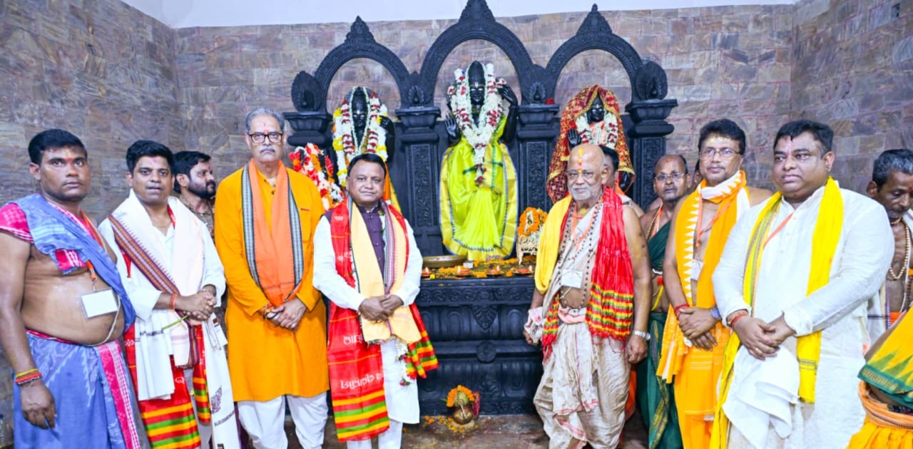 Hon'ble Chief Minister Shri Mohan Charan Majhi has participated in the inauguration ceremony of Shri Ram Temple and the inauguration of the deity at Cuttack Gittraut Patna.