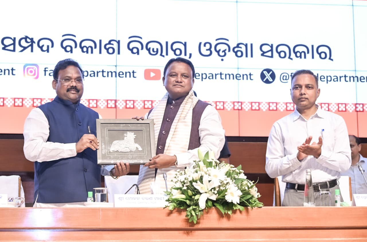 ମାନ୍ୟବର ମୁଖ୍ୟମନ୍ତ୍ରୀ ଶ୍ରୀ ମୋହନ ଚରଣ ମାଝୀ ‘ବିଶ୍ୱ ପ୍ରାଣିଚିକିତ୍ସା ଦିବସ’ ଅବସରରେ ଭୁବନେଶ୍ୱରଠାରେ ଆୟୋଜିତ ସ୍ୱତନ୍ତ୍ର କାର୍ଯ୍ୟକ୍ରମରେ ଯୋଗ ଦେଇଛନ୍ତି।