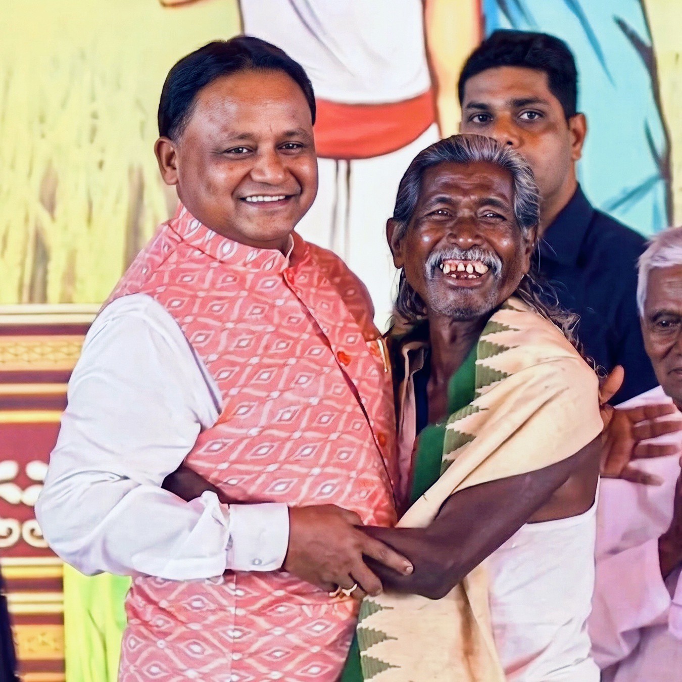 Honorable Chief Minister Shri Mohan Charan Majhi has extended his warm greetings and congratulations to Odisha's unique Saraswat talent, distinguished poet Padma Shri Dr. Haldhar Nag on his birthday.
