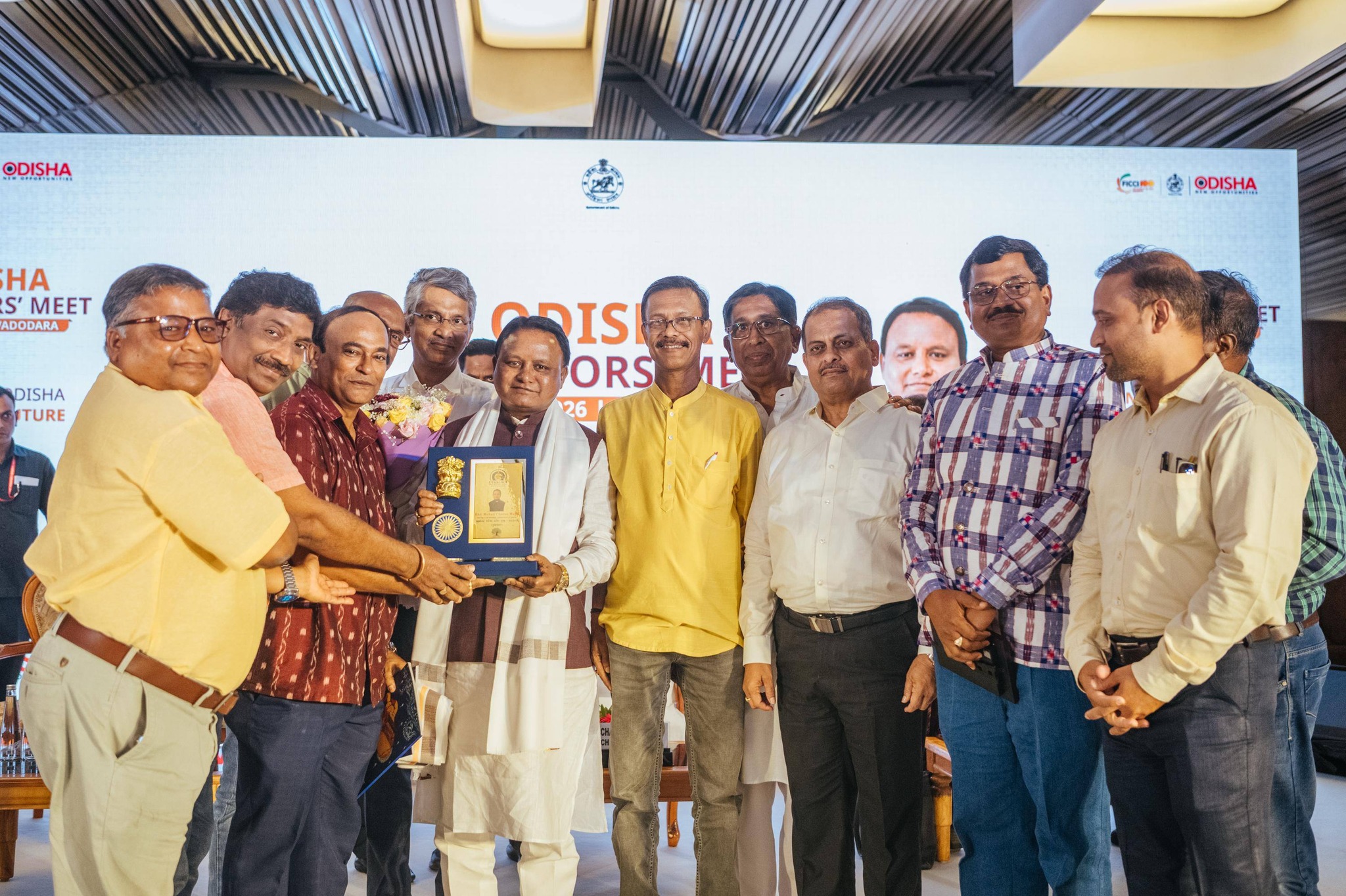 ମାନ୍ୟବର ମୁଖ୍ୟମନ୍ତ୍ରୀ ଶ୍ରୀ ମୋହନ ଚରଣ ମାଝୀ ଅହମ୍ମଦାବାଦ, ମୁନ୍ଦ୍ରା ଏବଂ ଭଦୋଦରାରେ ଓଡ଼ିଶା ନିବେଶକ ସମ୍ମିଳନୀକୁ ସଫଳତାର ସହିତ ସମାପ୍ତ କରିଛନ୍ତି, ଯାହା ଭାରତର ପରବର୍ତ୍ତୀ ପ୍ରମୁଖ ନିବେଶ ଗନ୍ତବ୍ୟସ୍ଥଳ ଭାବରେ ଓଡ଼ିଶାର ସ୍ଥିତିକୁ ସୁଦୃଢ଼ ​​କରିଛି।