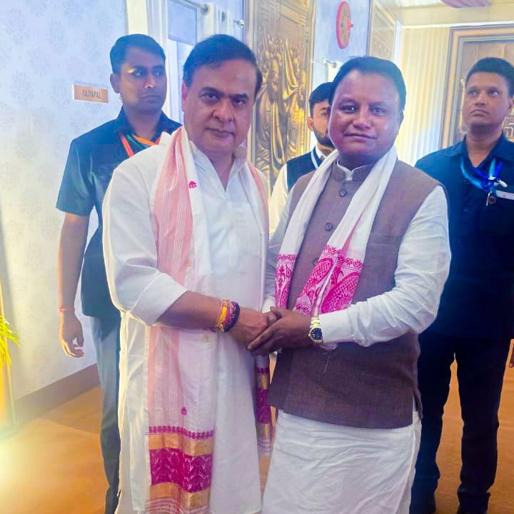ମାନ୍ୟବର ମୁଖ୍ୟମନ୍ତ୍ରୀ ଶ୍ରୀ ମୋହନ ଚରଣ ମାଝୀ ଆସାମର ମାନ୍ୟବର ମୁଖ୍ୟମନ୍ତ୍ରୀ ଶ୍ରୀ ହିମନ୍ତ ବିଶ୍ୱ ଶର୍ମା ଙ୍କୁ ସାକ୍ଷାତ କରିଛନ୍ତି ।