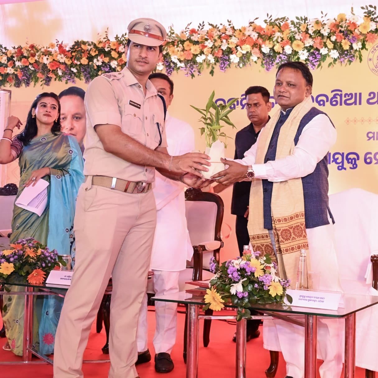 Chief Minister Shri Mohan Charan Majhi inaugurated a modern police station building at Talbonia, Puri and dedicated the police infrastructure built in various parts of the state to the people.