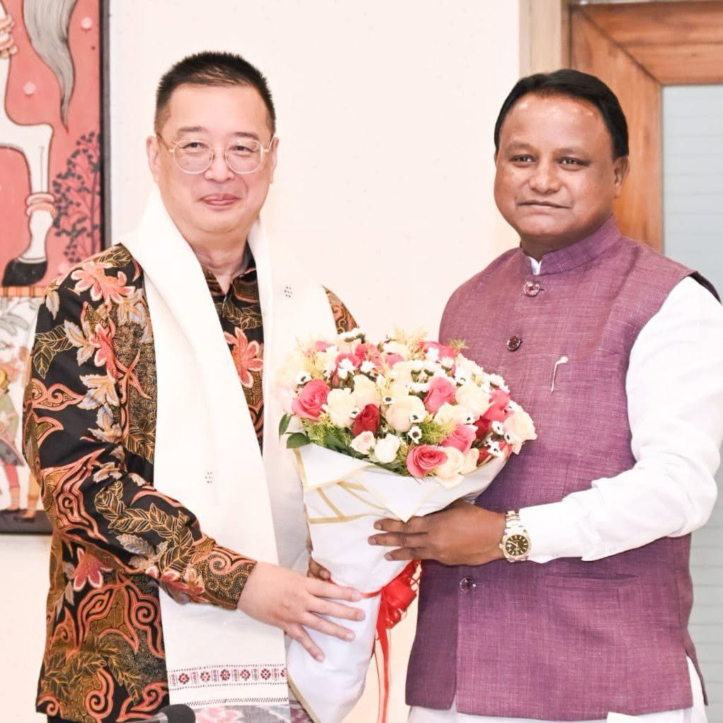 CM Shri Mohan Charan Majhi held a meeting with Singapore High Commissioner to India Mr Simon Wong at Lok Seva Bhawan today and discussed strengthening Odisha–Singapore collaboration across key sectors.