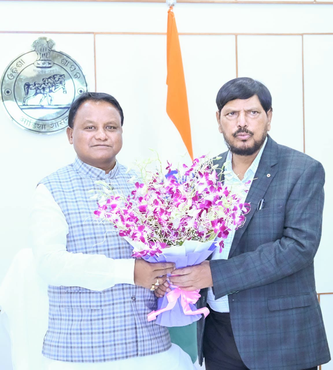 The Hon'ble Union Minister of State for Social Justice and Empowerment, Shri Ramdas Athawale, paid a courtesy call on the Chief Minister, Shri Mohan Charan Majhi, at Lok Seva Bhawan.