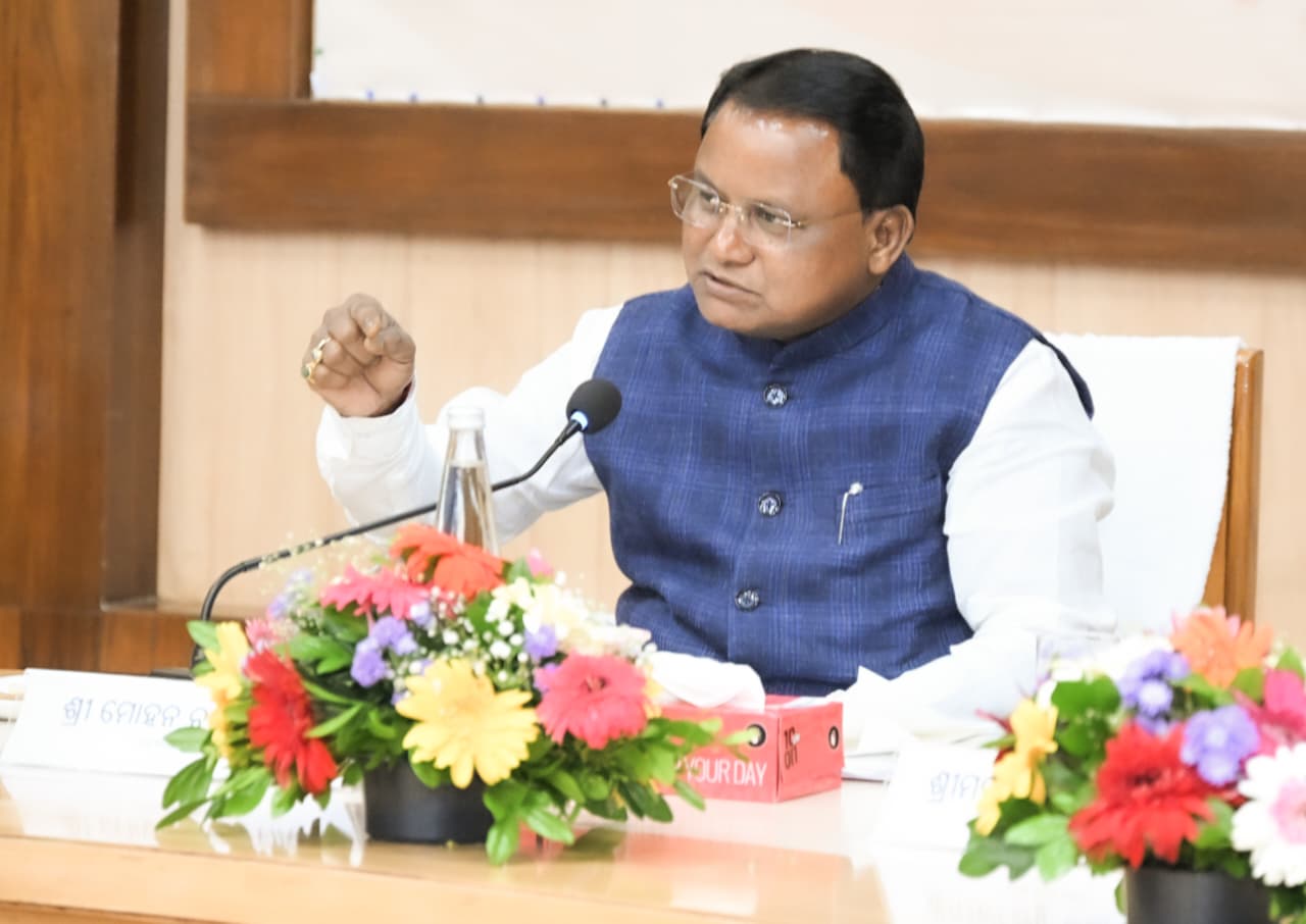 ମୁଖ୍ୟମନ୍ତ୍ରୀ ଶ୍ରୀ ମୋହନ ଚରଣ ମାଝୀ ଲୋକସେବା ଭବନ କନଭେନସନ ସେଣ୍ଟରରେ ରାଜ୍ୟର ସ୍ୱତନ୍ତ୍ର ଉନ୍ନୟନ ପରିଷଦଗୁଡ଼ିକର ଅଧ୍ୟକ୍ଷ ଓ ଉପାଧ୍ୟକ୍ଷମାନଙ୍କ ସହ ବିଚାରବିମର୍ଶ କରୁଛନ୍ତି ।