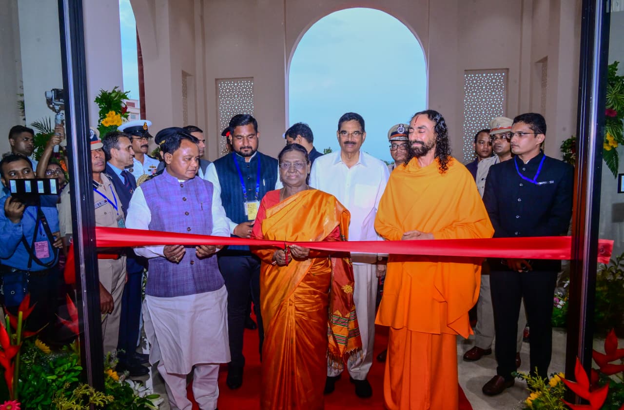 ରାଷ୍ଟ୍ରପତିଙ୍କ ଉପସ୍ଥିତିରେ କଟକରେ ଜଗତଗୁରୁ କୃପାଳୁ ବିଶ୍ୱବିଦ୍ୟାଳୟର ଶୁଭାରମ୍ଭ