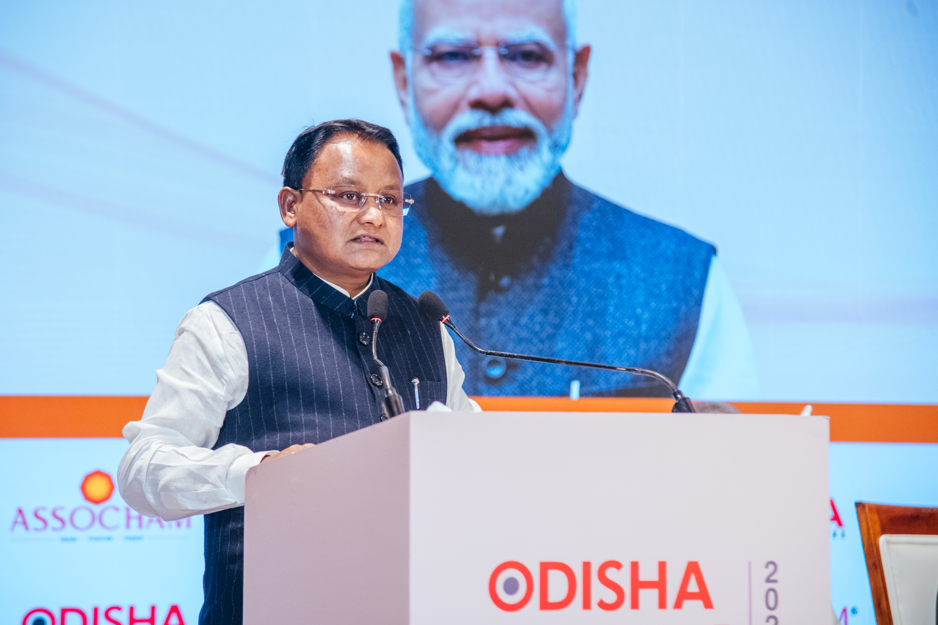 Chief Minister Holds Discussions with Industry Leaders on New Investments and Industrial Expansion in Odisha