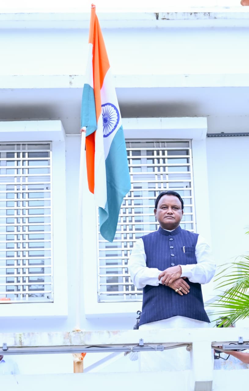 Chief Minister Joins ‘Har Ghar Tiranga’ Campaign, Hoists Tricolour at Residence