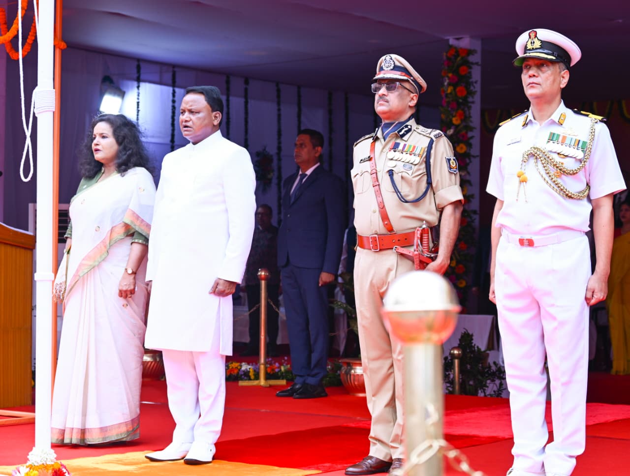 ୮୦ତମ ରାଜ୍ୟସ୍ତରୀୟ ସ୍ୱାଧୀନତା ଦିବସ ପାଳନ: ମହାନ ସଂଗ୍ରାମୀଙ୍କୁ ଶ୍ରଦ୍ଧାଞ୍ଜଳି ଜଣାଇଲେ ମୁଖ୍ୟମନ୍ତ୍ରୀ