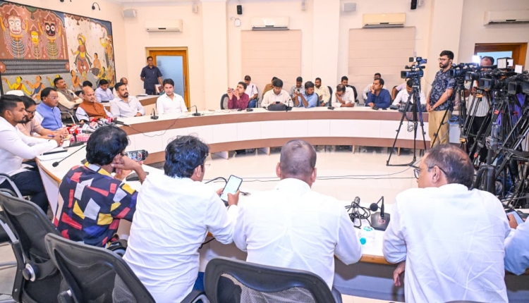 Chief Minister Announces ₹1,000-Crore Ten-Point Special Package for Flood-Affected Areas