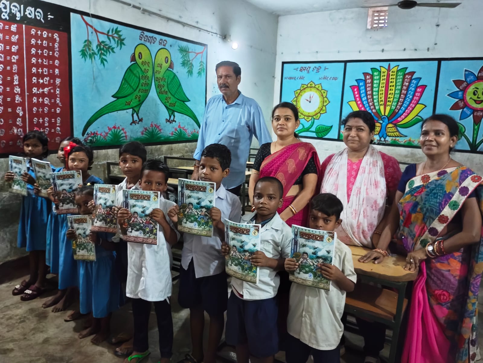 ବିଦ୍ୟାର୍ଥୀଙ୍କ ପାଇଁ ସଂଶୋଧିତ ନୂତନ ପାଠ୍ୟପୁସ୍ତକ ବଣ୍ଟନ ଆରମ୍ଭ