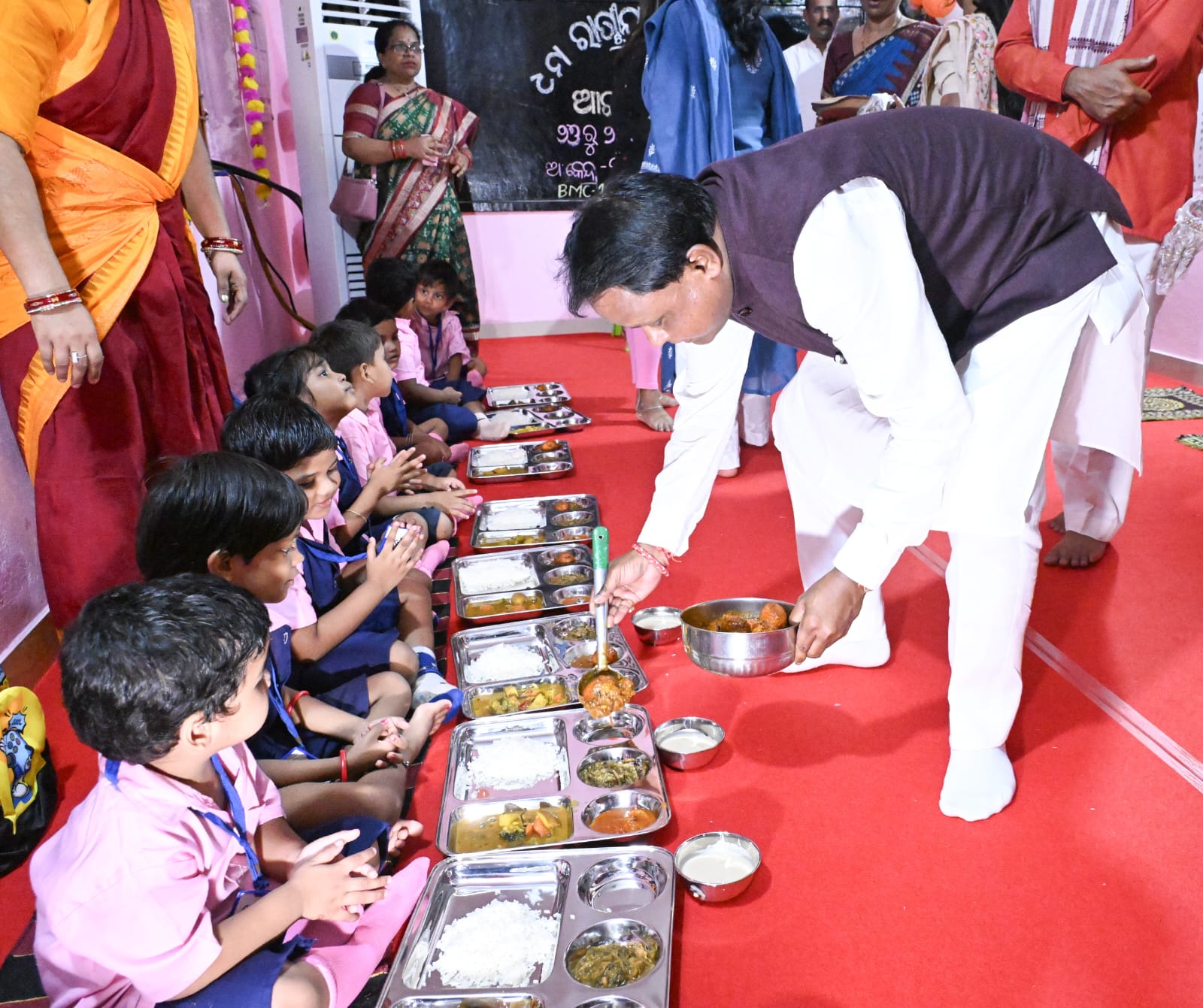 ‘ଆଙ୍ଗନ୍ କା ଉତ୍ସବ’ ଓ ‘ରାଷ୍ଟ୍ରୀୟ ପୋଷଣ ମାସ’: ସୁ-ପୋଷିତ ଓ ବିକଶିତ ଓଡ଼ିଶା ଗଠନ ପାଇଁ ପ୍ରତିବଦ୍ଧତା ଦୋହରାଇଲେ ମୁଖ୍ୟମନ୍ତ୍ରୀ