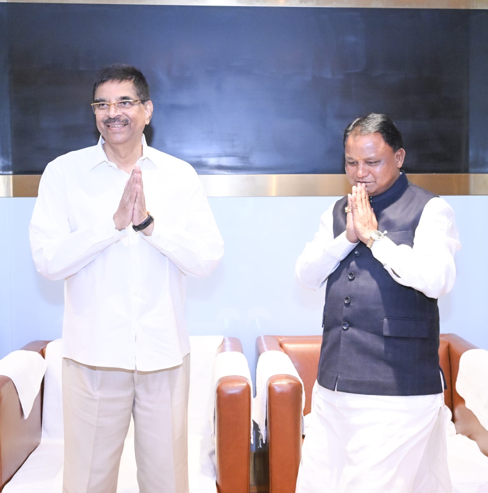 ଭୁବନେଶ୍ୱର ବିମାନବନ୍ଦରଠାରେ ରାଜ୍ୟପାଳଙ୍କୁ ବିଦାୟ ସମ୍ବର୍ଦ୍ଧନା
