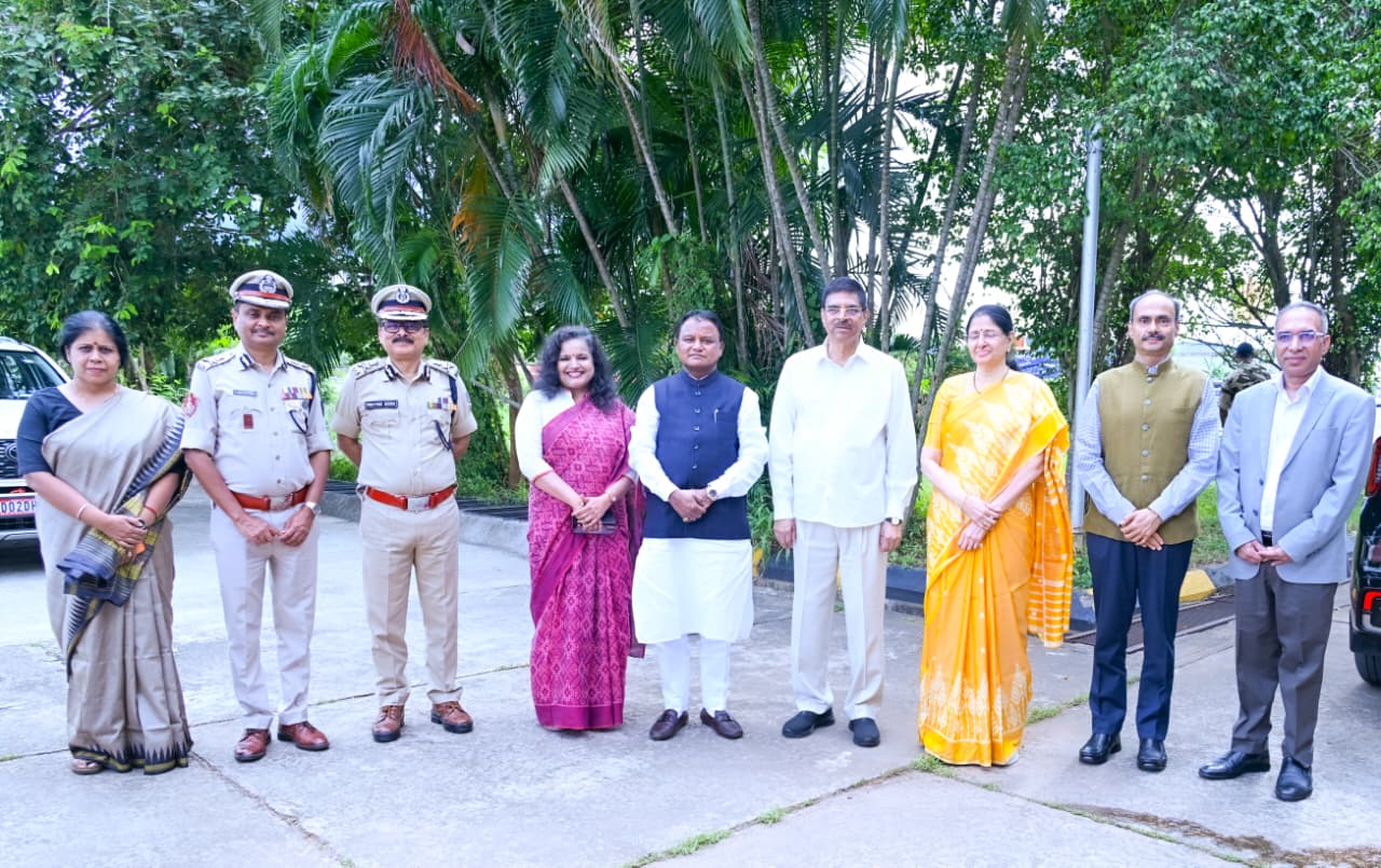 ଭୁବନେଶ୍ୱର ବିମାନବନ୍ଦରଠାରେ ରାଜ୍ୟପାଳଙ୍କୁ ବିଦାୟ ସମ୍ବର୍ଦ୍ଧନା