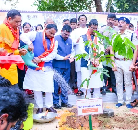 Chief Minister plants Ashoka saplings at the 77th State-level Forest Festival