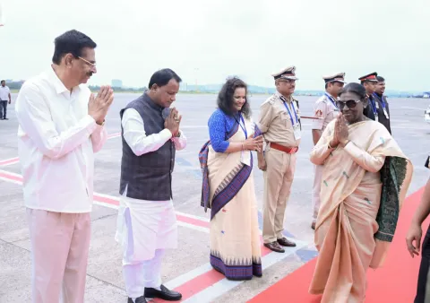 Governor and Chief Minister Bid Farewell to President After Her Odisha Visit