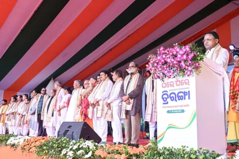 ‘ଘରେ ଘରେ ତ୍ରିରଙ୍ଗା’ ଅଭିଯାନର ଶୁଭାରମ୍ଭ କଲେ ମୁଖ୍ୟମନ୍ତ୍ରୀ