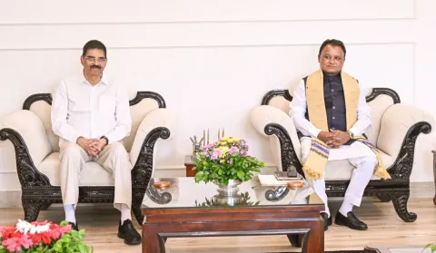 Chief Minister Pays Courtesy Visit to Governor at Lok Bhavan