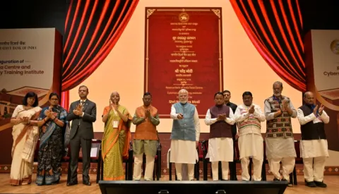 ପ୍ରଧାନମନ୍ତ୍ରୀ ଓଡ଼ିଶାର ଭୁବନେଶ୍ୱରଠାରେ ଭାରତୀୟ ରିଜର୍ଭ ବ୍ୟାଙ୍କ (RBI)ର ନବସ୍ଥାପିତ ଡାଟା ସେଣ୍ଟର ଏବଂ ସାଇବର ସୁରକ୍ଷା ପ୍ରଶିକ୍ଷଣ ପ୍ରତିଷ୍ଠାନର ଉଦ୍‌ଘାଟନ କରିଛନ୍ତି