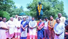 Hon'ble Chief Minister Shri Mohan Charan Majhi paid tributes to former Chief Minister Late Nabakrishna Chowdhury on his Shraddha Diwas by offering floral tributes to his statue in the Legislative Assembly premises.