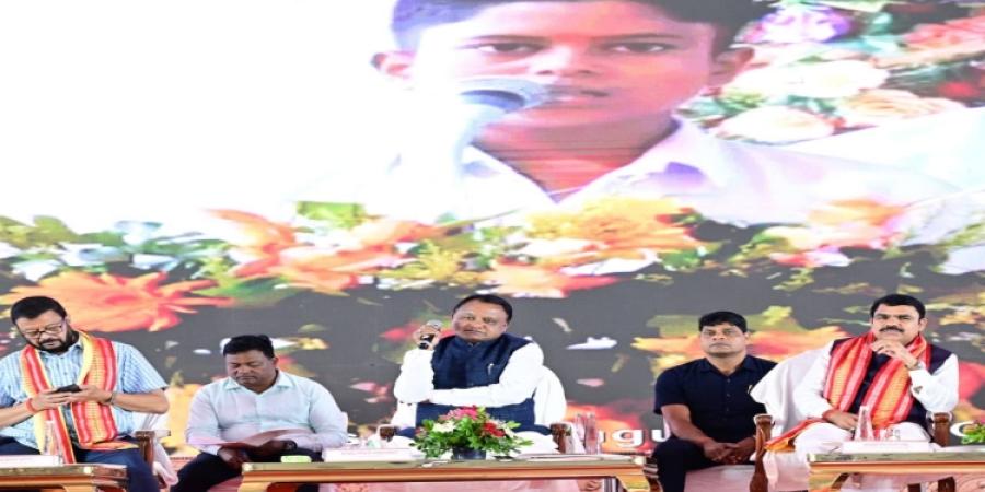Honorable Chief Minister Shri Mohan Charan Majhi has attended the foundation stone laying ceremony of the second phase of the Godavarish Mishra Adarsha Primary School scheme at Kumaravasta of Khordha district.