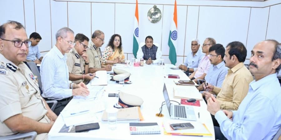 The Hon'ble President and Hon'ble Prime Minister reviewed the preparedness and security arrangements at Lok Seva Bhavan during their visit.