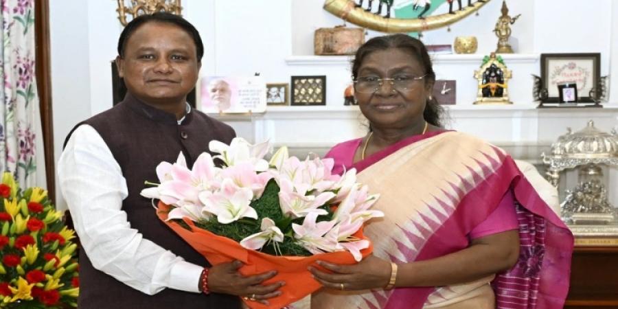 Hon'ble Chief Minister Shri Mohan Charan Majhi has extended his heartfelt birthday greetings and best wishes to Hon'ble President Smt. Draupadi Murmu, the unique pride of Odisha, the inspiration of the entire nation and a symbol of noble resolve.