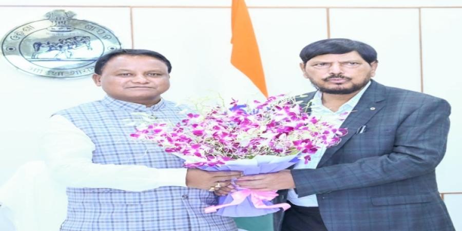 The Hon'ble Union Minister of State for Social Justice and Empowerment, Shri Ramdas Athawale, paid a courtesy call on the Hon'ble Chief Minister, Shri Mohan Charan Majhi, at Lok Seva Bhawan.