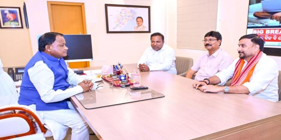 Hon'ble Chief Minister Shri Mohan Charan Majhi was paid a courtesy call on Hon'ble MLAs of various Assembly constituencies.