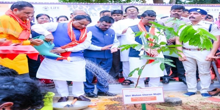 Chief Minister plants Ashoka saplings at the 77th State-level Forest Festival